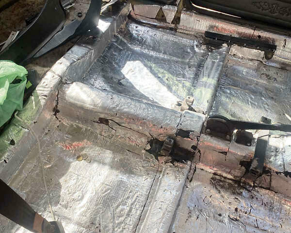 Зеленый ВАЗ 2101, объемом двигателя 1.2 л и пробегом 166 тыс. км за 1100 $, фото 14 на Automoto.ua