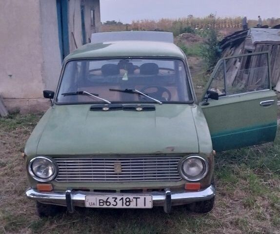 Зеленый ВАЗ 2101, объемом двигателя 1.5 л и пробегом 45 тыс. км за 280 $, фото 4 на Automoto.ua