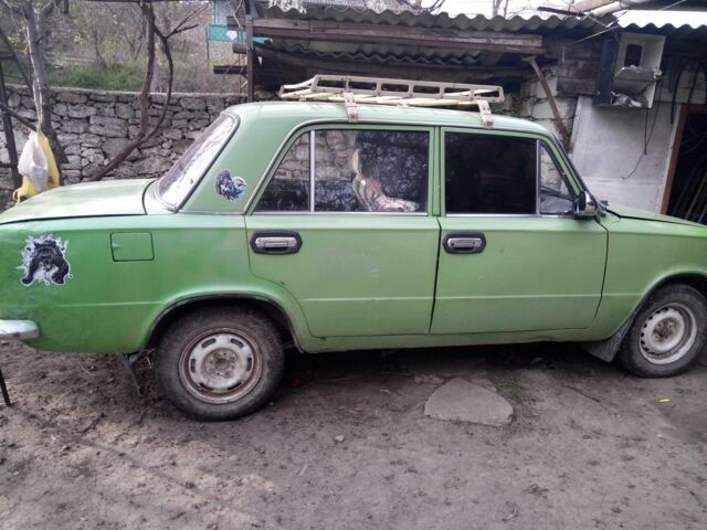 Зеленый ВАЗ 2101, объемом двигателя 0 л и пробегом 300 тыс. км за 381 $, фото 1 на Automoto.ua