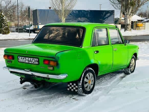 Зеленый ВАЗ 2101, объемом двигателя 1 л и пробегом 430 тыс. км за 450 $, фото 4 на Automoto.ua