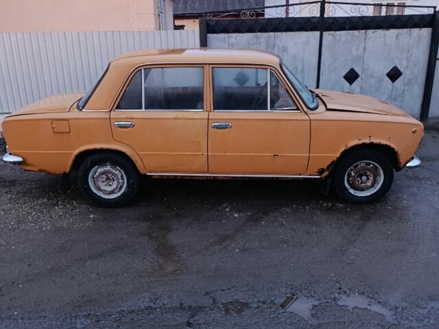 Оранжевый ВАЗ 2101, объемом двигателя 1 л и пробегом 300 тыс. км за 350 $, фото 3 на Automoto.ua