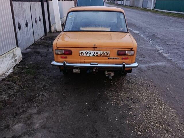 Оранжевый ВАЗ 2101, объемом двигателя 1 л и пробегом 300 тыс. км за 350 $, фото 2 на Automoto.ua