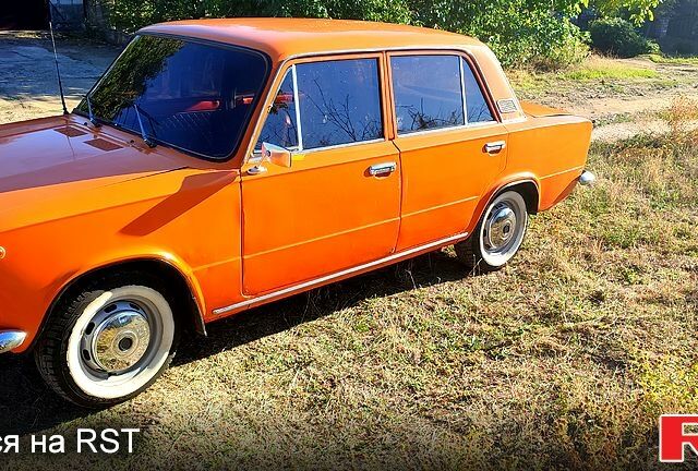 Оранжевый ВАЗ 2101, объемом двигателя 1.3 л и пробегом 100 тыс. км за 1200 $, фото 2 на Automoto.ua
