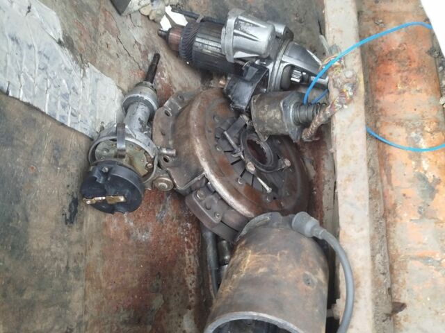 Помаранчевий ВАЗ 2101, об'ємом двигуна 1.3 л та пробігом 300 тис. км за 213 $, фото 7 на Automoto.ua