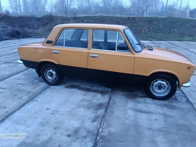 Оранжевый ВАЗ 2101, объемом двигателя 0 л и пробегом 100 тыс. км за 400 $, фото 2 на Automoto.ua