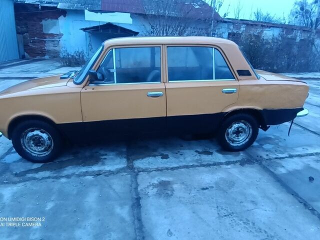 Оранжевый ВАЗ 2101, объемом двигателя 0 л и пробегом 100 тыс. км за 400 $, фото 3 на Automoto.ua