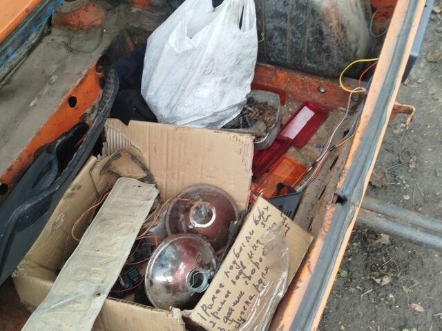 Помаранчевий ВАЗ 2101, об'ємом двигуна 1.3 л та пробігом 300 тис. км за 213 $, фото 6 на Automoto.ua