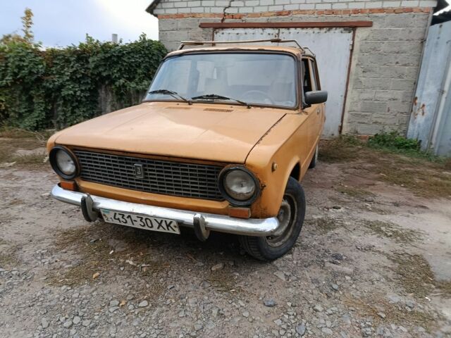 Оранжевый ВАЗ 2101, объемом двигателя 1.3 л и пробегом 120 тыс. км за 300 $, фото 1 на Automoto.ua
