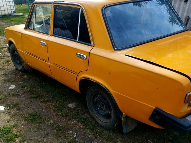 Оранжевый ВАЗ 2101, объемом двигателя 1.3 л и пробегом 100 тыс. км за 340 $, фото 1 на Automoto.ua
