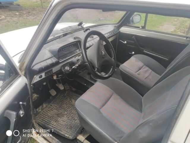 Белый ВАЗ 2102, объемом двигателя 1.5 л и пробегом 250 тыс. км за 380 $, фото 4 на Automoto.ua