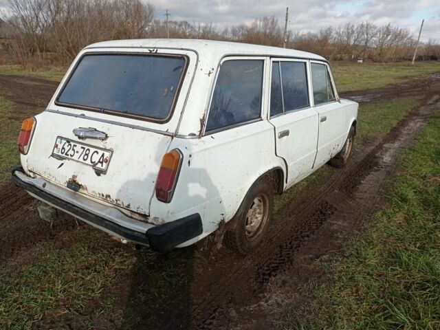 Белый ВАЗ 2102, объемом двигателя 1.2 л и пробегом 150 тыс. км за 381 $, фото 2 на Automoto.ua