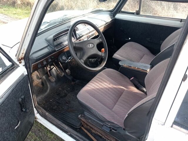 Белый ВАЗ 2102, объемом двигателя 1.2 л и пробегом 150 тыс. км за 381 $, фото 4 на Automoto.ua