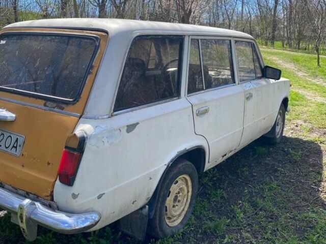 Белый ВАЗ 2102, объемом двигателя 0 л и пробегом 300 тыс. км за 291 $, фото 2 на Automoto.ua