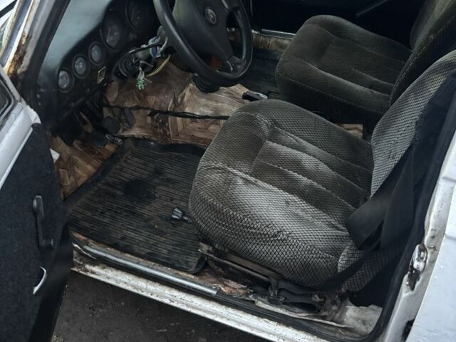 Белый ВАЗ 2102, объемом двигателя 1.3 л и пробегом 200 тыс. км за 358 $, фото 4 на Automoto.ua