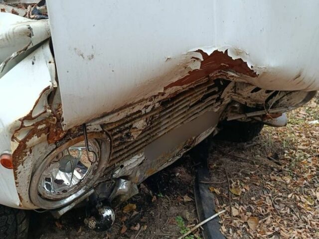 Белый ВАЗ 2102, объемом двигателя 1.1 л и пробегом 999 тыс. км за 239 $, фото 3 на Automoto.ua