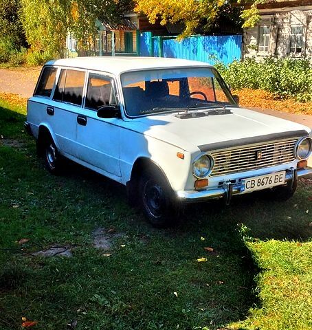 Білий ВАЗ 2102, об'ємом двигуна 1.2 л та пробігом 290 тис. км за 410 $, фото 3 на Automoto.ua