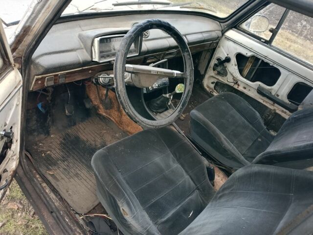 Белый ВАЗ 2102, объемом двигателя 1.3 л и пробегом 75 тыс. км за 237 $, фото 5 на Automoto.ua