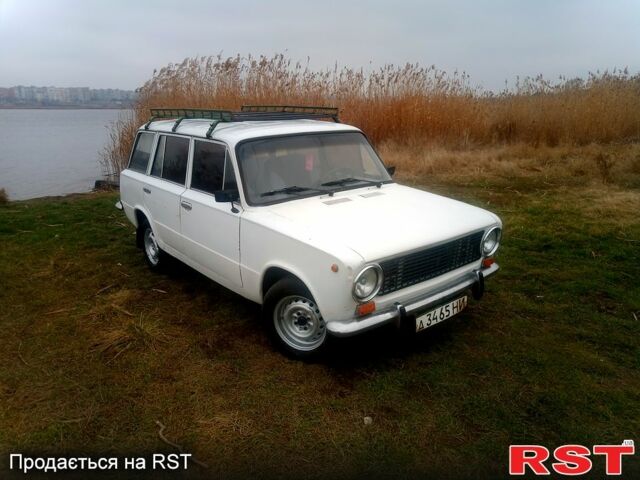 Белый ВАЗ 2102, объемом двигателя 13 л и пробегом 330 тыс. км за 800 $, фото 1 на Automoto.ua
