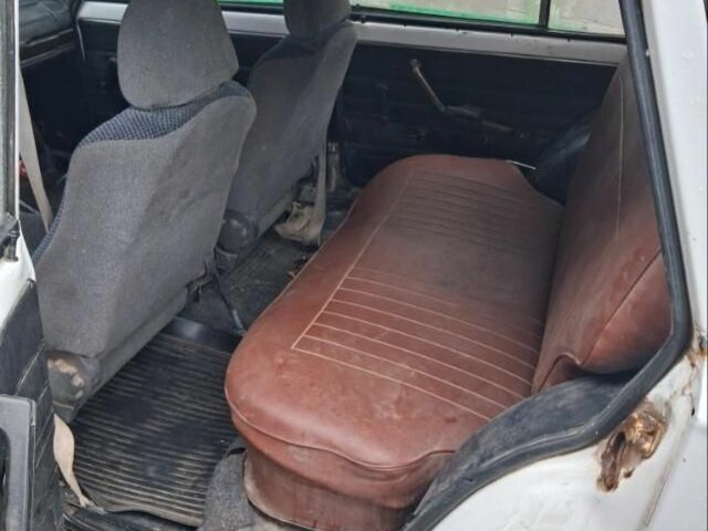 Белый ВАЗ 2102, объемом двигателя 0 л и пробегом 123 тыс. км за 550 $, фото 5 на Automoto.ua