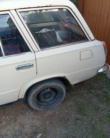 Белый ВАЗ 2102, объемом двигателя 0 л и пробегом 50 тыс. км за 350 $, фото 2 на Automoto.ua