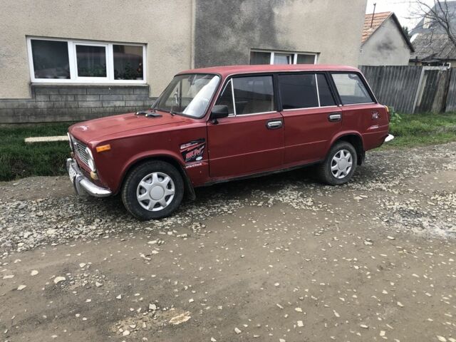 Красный ВАЗ 2102, объемом двигателя 1.3 л и пробегом 127 тыс. км за 404 $, фото 1 на Automoto.ua
