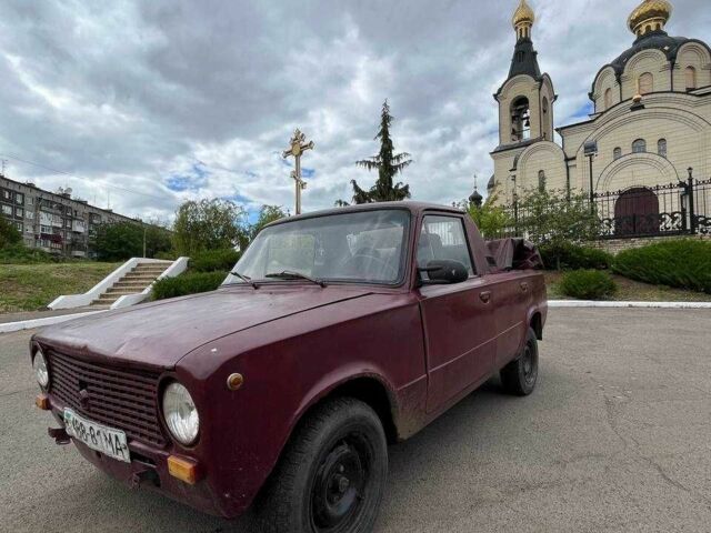 Красный ВАЗ 2102, объемом двигателя 1.2 л и пробегом 777 тыс. км за 363 $, фото 2 на Automoto.ua