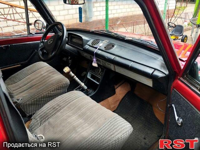 Красный ВАЗ 2102, объемом двигателя 12 л и пробегом 123 тыс. км за 450 $, фото 5 на Automoto.ua