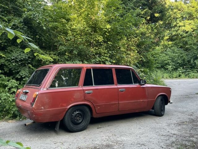 Красный ВАЗ 2102, объемом двигателя 1.5 л и пробегом 300 тыс. км за 600 $, фото 2 на Automoto.ua