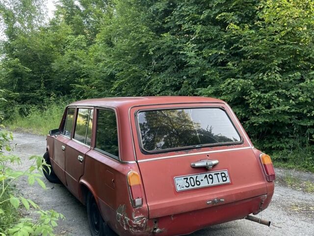 Красный ВАЗ 2102, объемом двигателя 1.5 л и пробегом 300 тыс. км за 600 $, фото 4 на Automoto.ua