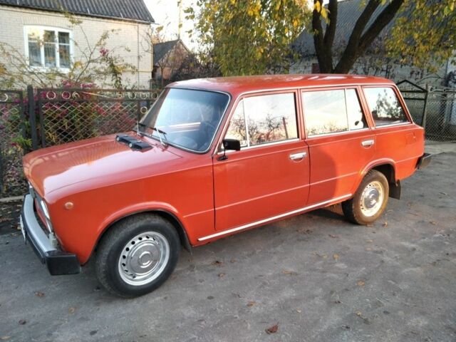 Красный ВАЗ 2102, объемом двигателя 1.2 л и пробегом 200 тыс. км за 999 $, фото 9 на Automoto.ua