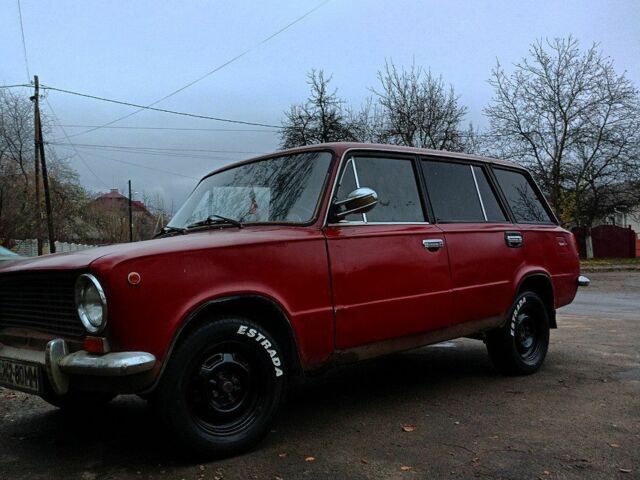Красный ВАЗ 2102, объемом двигателя 1.6 л и пробегом 82 тыс. км за 594 $, фото 3 на Automoto.ua