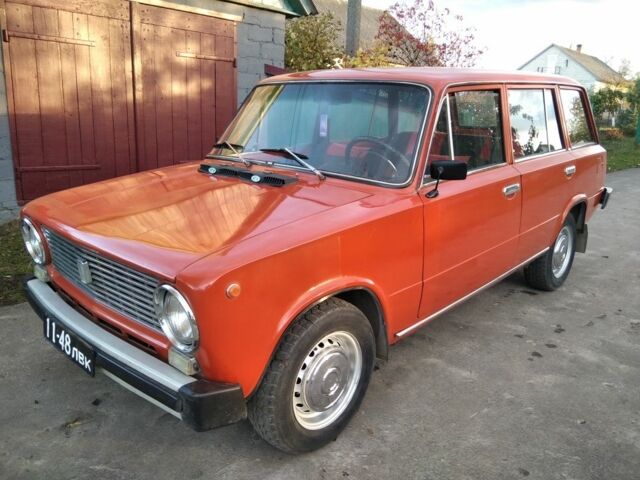 Красный ВАЗ 2102, объемом двигателя 1.2 л и пробегом 200 тыс. км за 999 $, фото 2 на Automoto.ua