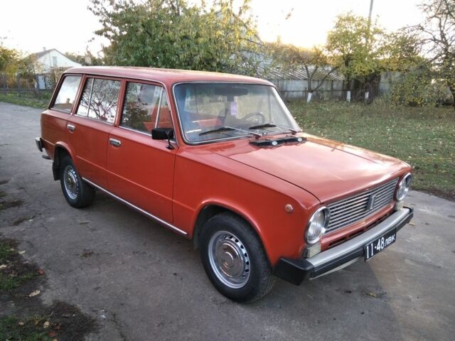 Красный ВАЗ 2102, объемом двигателя 1.2 л и пробегом 200 тыс. км за 999 $, фото 3 на Automoto.ua