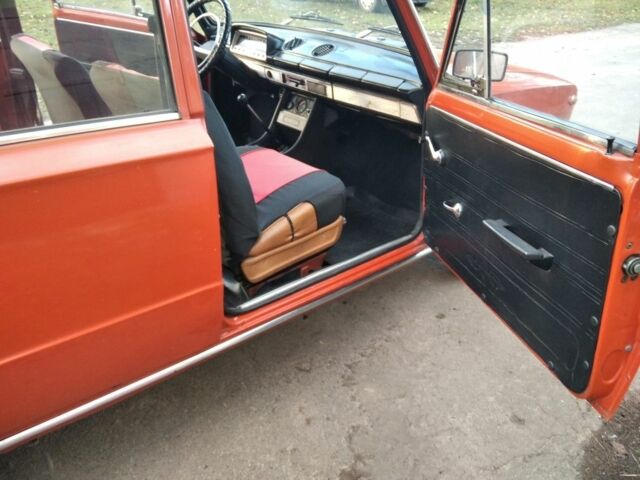 Красный ВАЗ 2102, объемом двигателя 1.2 л и пробегом 200 тыс. км за 999 $, фото 12 на Automoto.ua