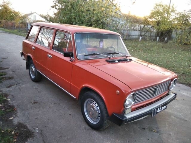 Красный ВАЗ 2102, объемом двигателя 1.2 л и пробегом 200 тыс. км за 999 $, фото 1 на Automoto.ua