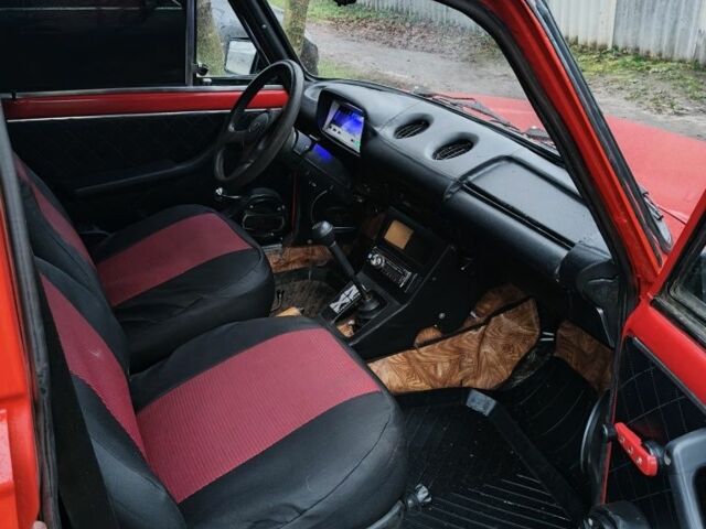 Красный ВАЗ 2102, объемом двигателя 1.2 л и пробегом 100 тыс. км за 1100 $, фото 3 на Automoto.ua