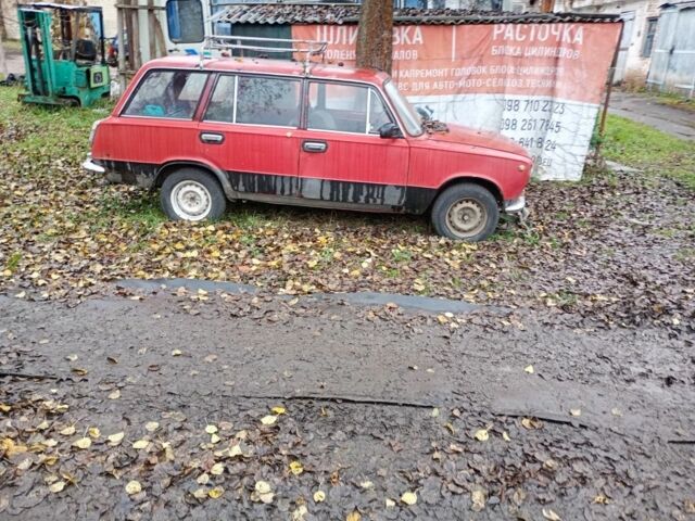 Красный ВАЗ 2102, объемом двигателя 0 л и пробегом 500 тыс. км за 283 $, фото 3 на Automoto.ua