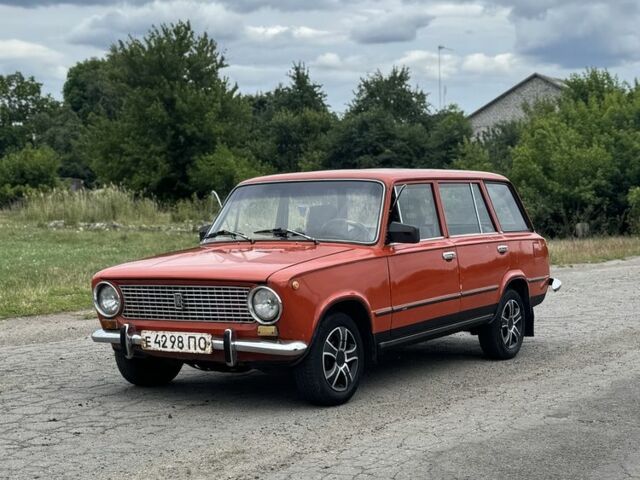 Красный ВАЗ 2102, объемом двигателя 1.3 л и пробегом 80 тыс. км за 827 $, фото 2 на Automoto.ua