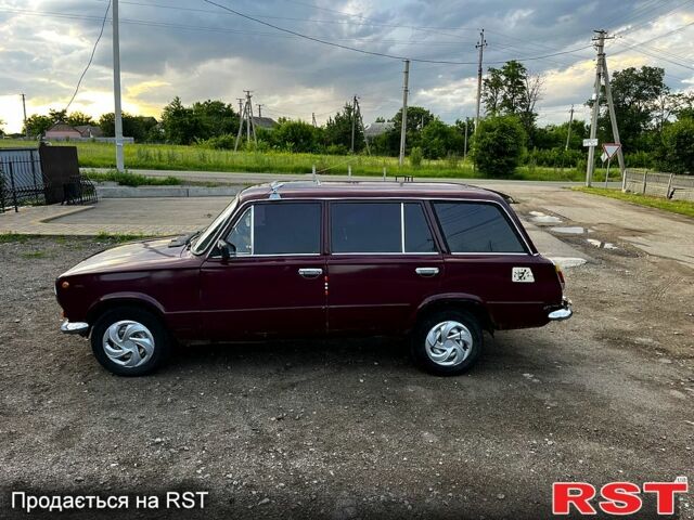 Красный ВАЗ 2102, объемом двигателя 1.5 л и пробегом 89 тыс. км за 500 $, фото 1 на Automoto.ua