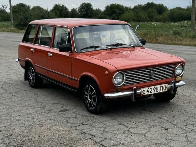 Красный ВАЗ 2102, объемом двигателя 1.3 л и пробегом 80 тыс. км за 827 $, фото 1 на Automoto.ua