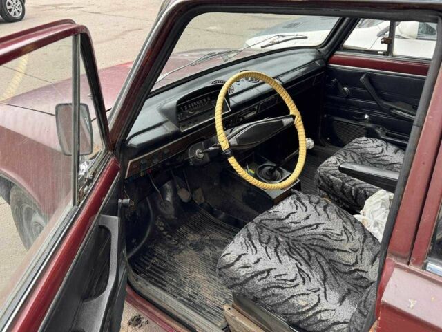 Красный ВАЗ 2102, объемом двигателя 1.6 л и пробегом 250 тыс. км за 355 $, фото 3 на Automoto.ua