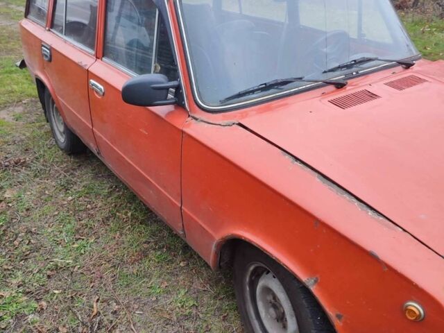 Красный ВАЗ 2102, объемом двигателя 1.5 л и пробегом 300 тыс. км за 310 $, фото 1 на Automoto.ua