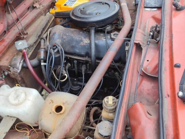 Красный ВАЗ 2102, объемом двигателя 1.5 л и пробегом 300 тыс. км за 310 $, фото 3 на Automoto.ua