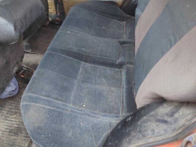 Красный ВАЗ 2102, объемом двигателя 1.5 л и пробегом 300 тыс. км за 310 $, фото 4 на Automoto.ua