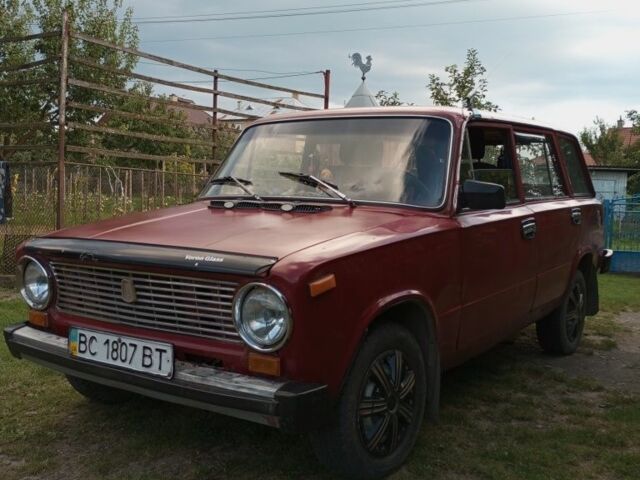 Красный ВАЗ 2102, объемом двигателя 1.3 л и пробегом 300 тыс. км за 900 $, фото 1 на Automoto.ua
