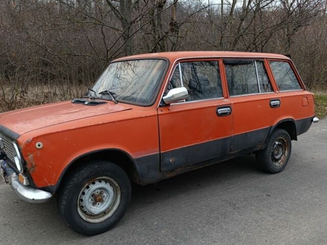 Красный ВАЗ 2102, объемом двигателя 1.5 л и пробегом 170 тыс. км за 599 $, фото 1 на Automoto.ua
