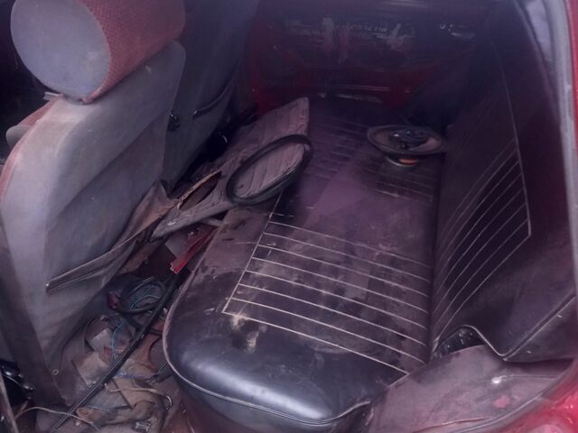 Червоний ВАЗ 2102, об'ємом двигуна 0 л та пробігом 200 тис. км за 592 $, фото 4 на Automoto.ua