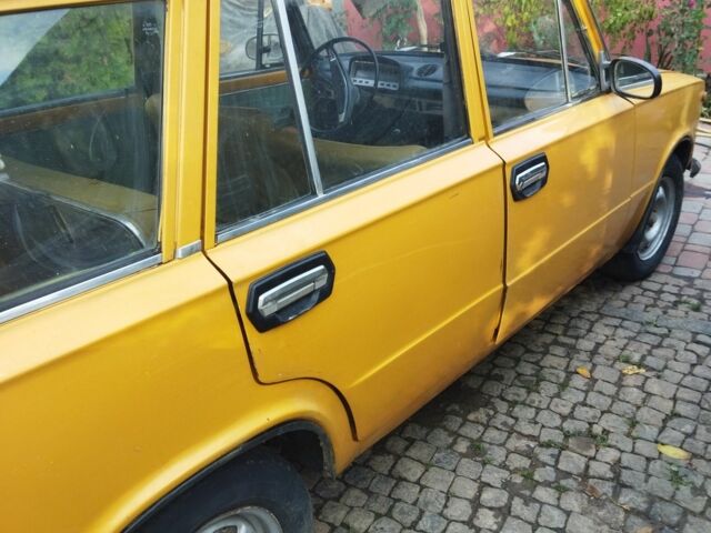 Желтый ВАЗ 2102, объемом двигателя 1.5 л и пробегом 75 тыс. км за 600 $, фото 4 на Automoto.ua