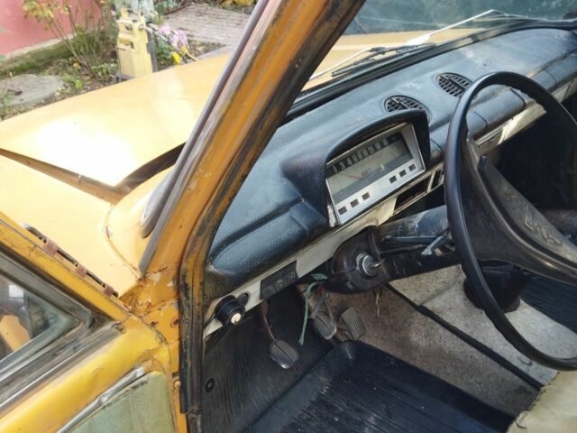 Желтый ВАЗ 2102, объемом двигателя 1.5 л и пробегом 75 тыс. км за 600 $, фото 2 на Automoto.ua