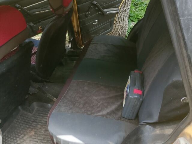 Жовтий ВАЗ 2102, об'ємом двигуна 1 л та пробігом 52 тис. км за 571 $, фото 6 на Automoto.ua